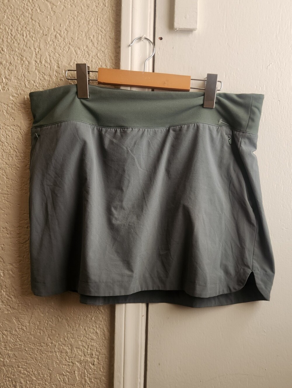 Eddie Baur - Athletic Skort in Sage Green